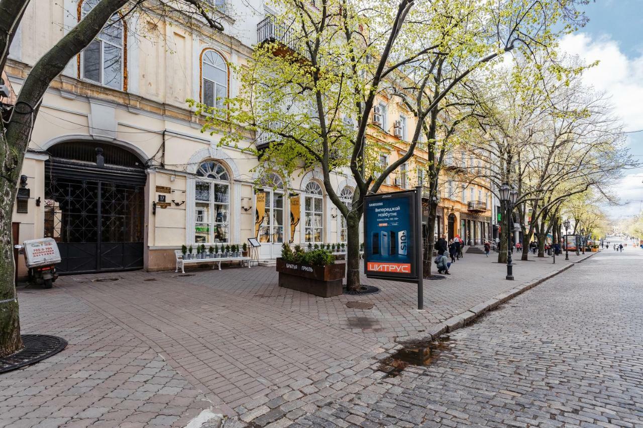 Новый Апартамент В Самом Центре Дерибасовской Одесса Экстерьер фото